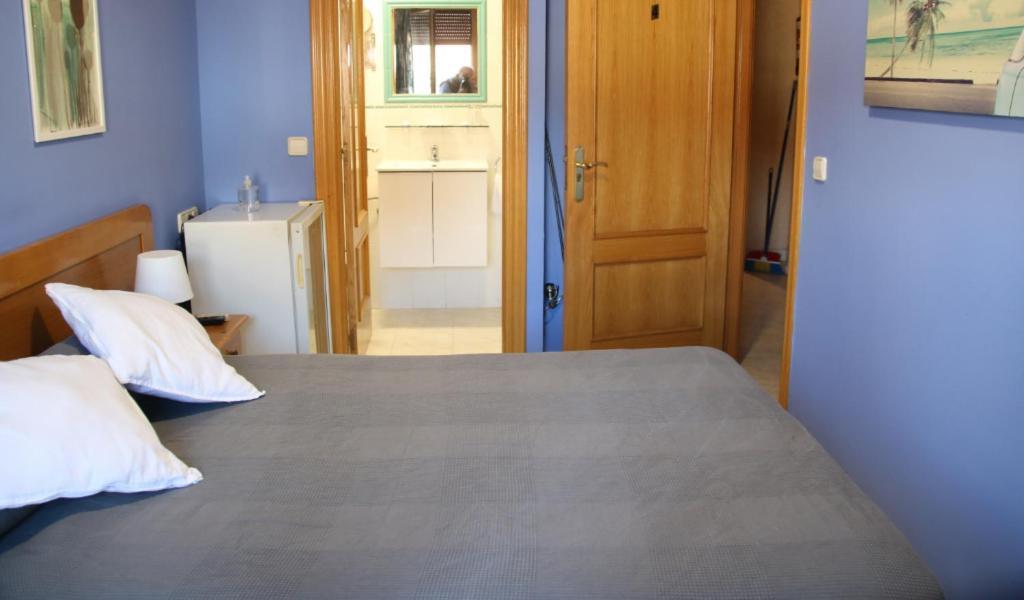 Hostal Burgales Milagro ภายนอก รูปภาพ