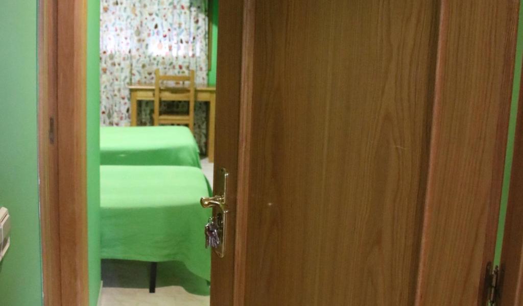 Hostal Burgales Milagro ภายนอก รูปภาพ