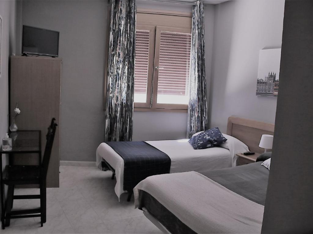 Hostal Burgales Milagro ภายนอก รูปภาพ