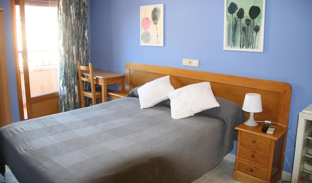 Hostal Burgales Milagro ภายนอก รูปภาพ